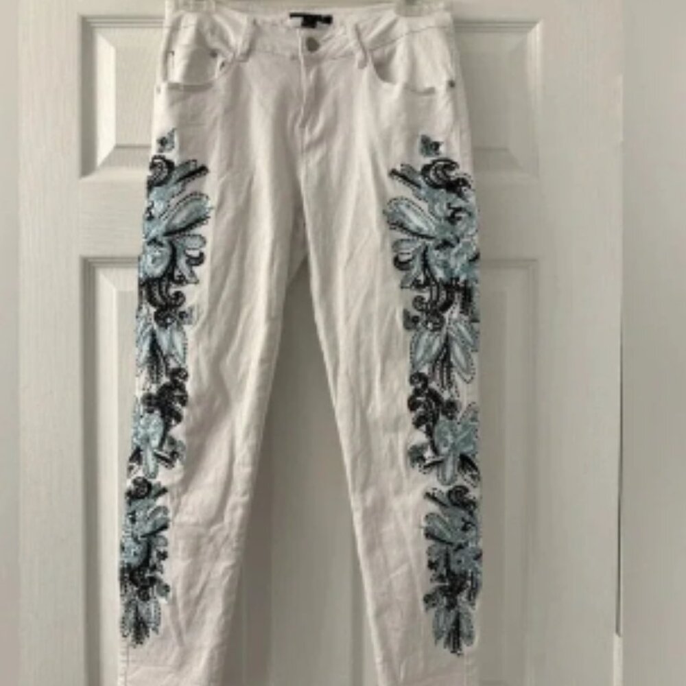 Juliette Rhinestone Capris! - Picture 2 of 6